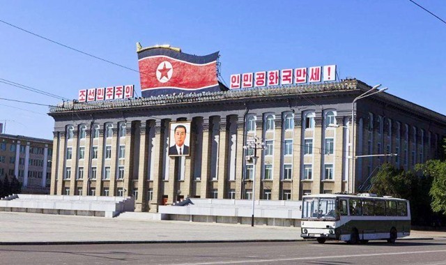 毛主席逝世对国际的影响：金日成亲自前往中国驻朝鲜大使馆吊唁