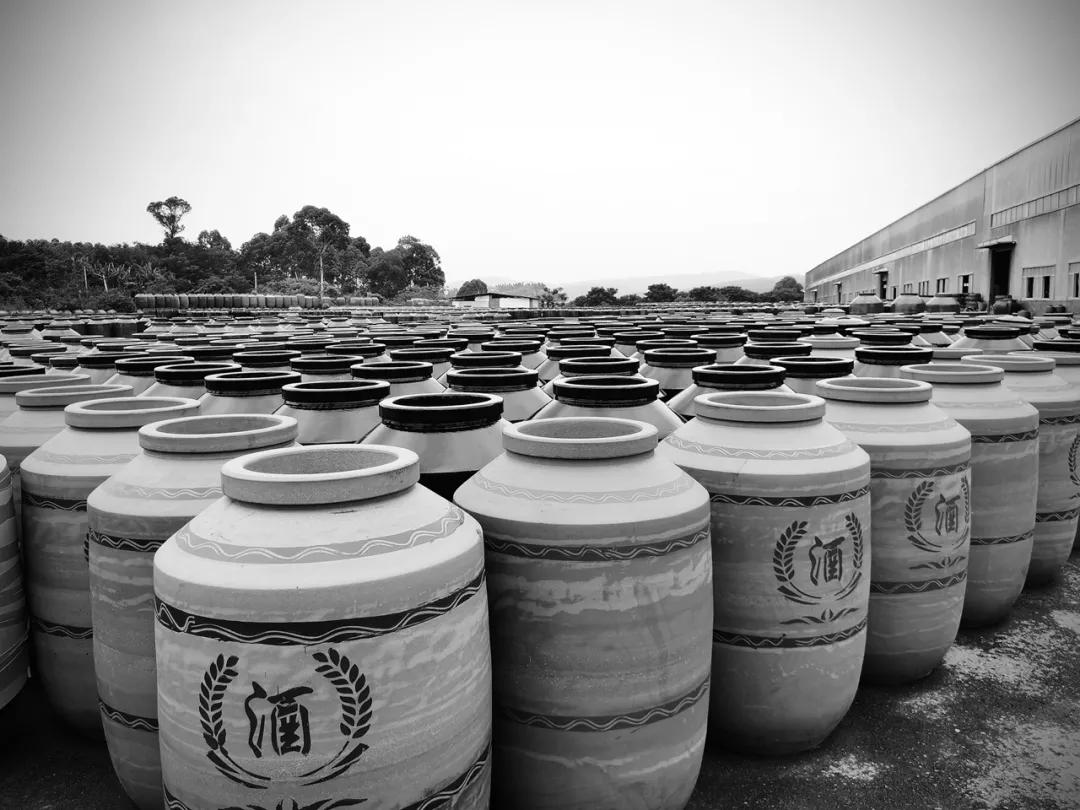 仁怀市茅台镇酒厂酒坛出售,茅台酒厂用的什么酒坛