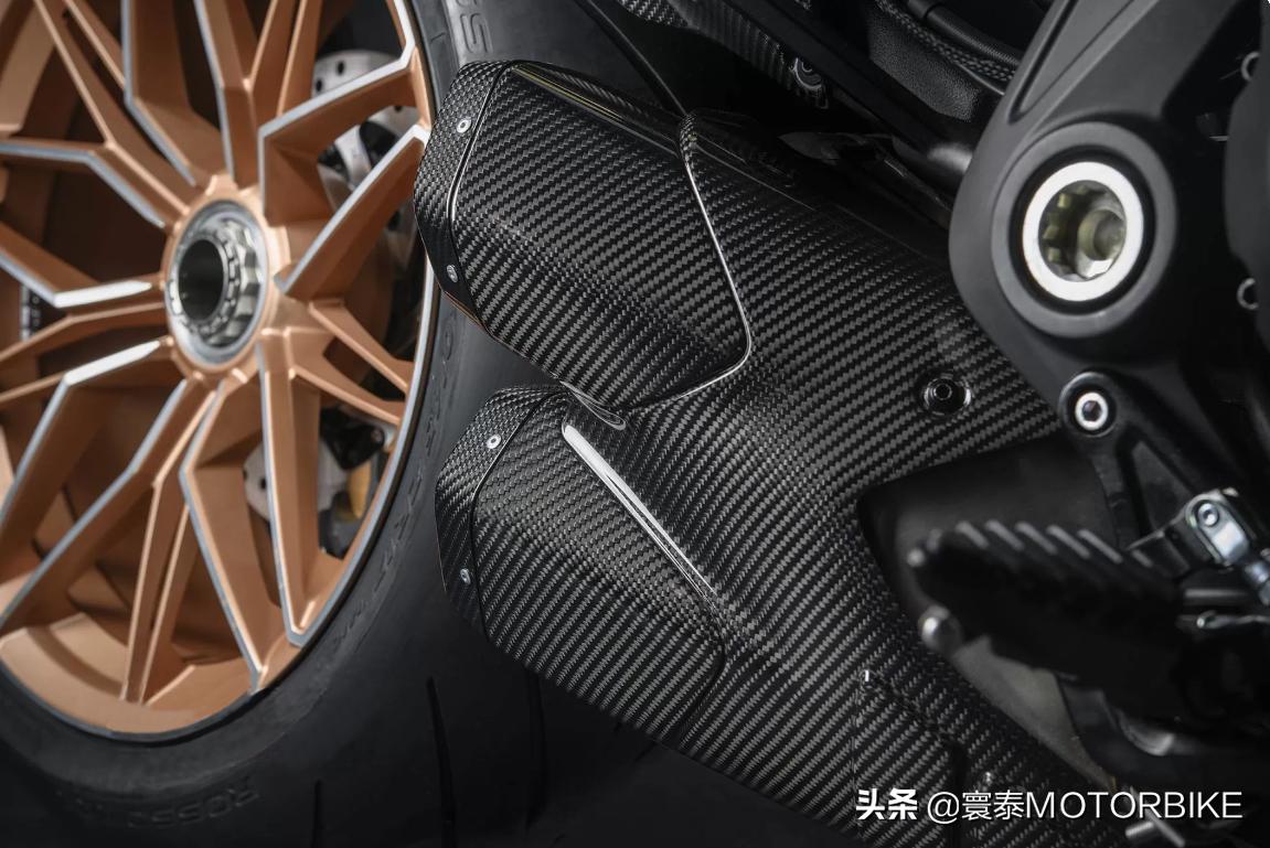 杜卡迪hypermotard1100evo骇客,杜卡迪兰博基尼联名摩托