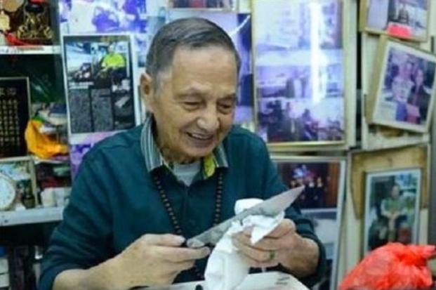 “香港刀王”陈当华：磨一把菜刀，要价上千元，得提前3个月预约