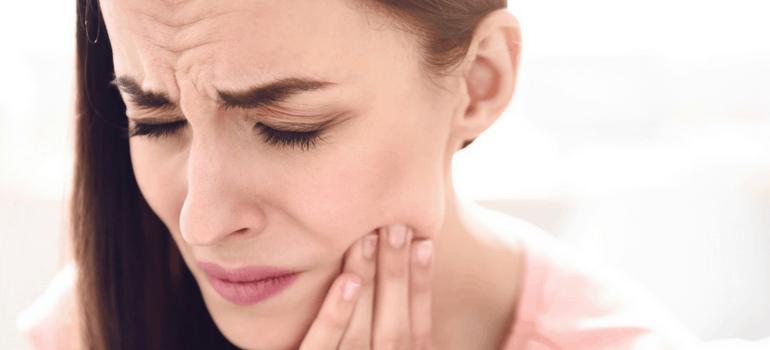 说话疼、刷牙疼、风吹疼就是牙痛？医生：可能是神经有问题