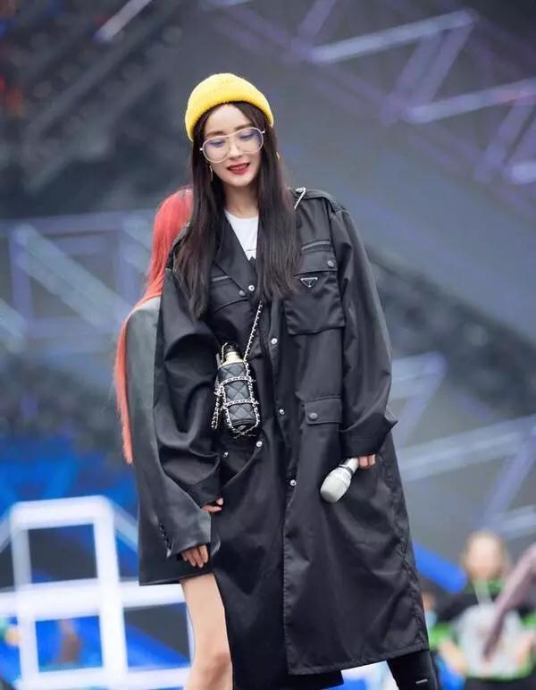 杨幂爱背什么奢侈品包包,杨幂香奈儿包包大合集