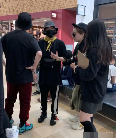 PGone素颜现身全面复出，人气火爆胜当年，经历风雨后变暖男