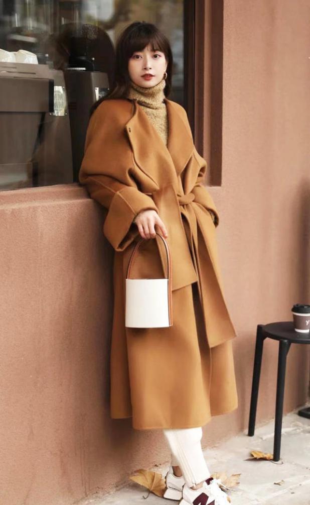 绿驼色配什么颜色显高级,今年流行咖啡色还是驼色