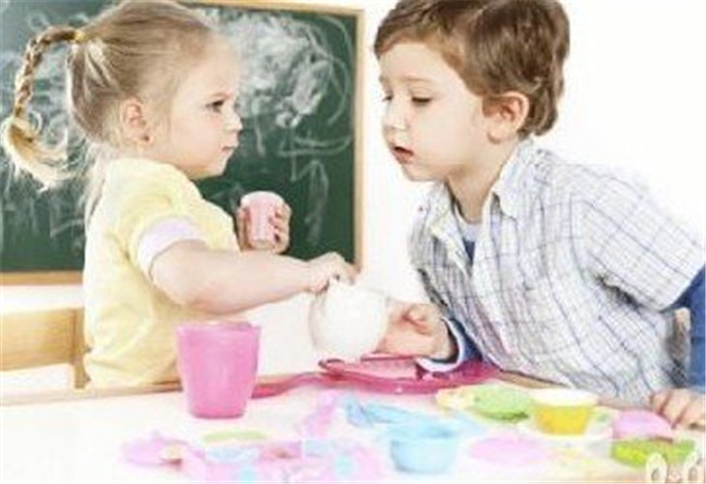 你的孩子在学校受了欺负怎么办,孩子在幼儿园受欺负了该怎么处理