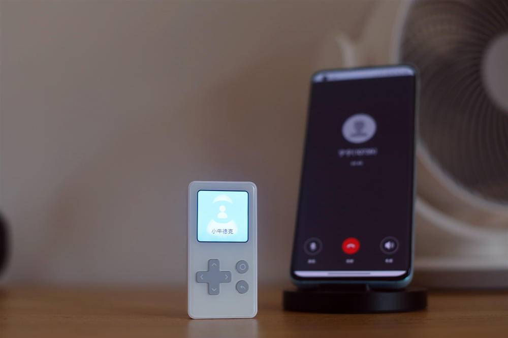 小爱同学不用插卡也能用,儿童智能电话不插卡能用吗