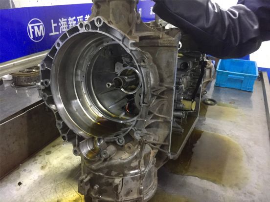 自动挡变速箱阀体坏了有什么现象,自动挡变速箱油不换什么症状