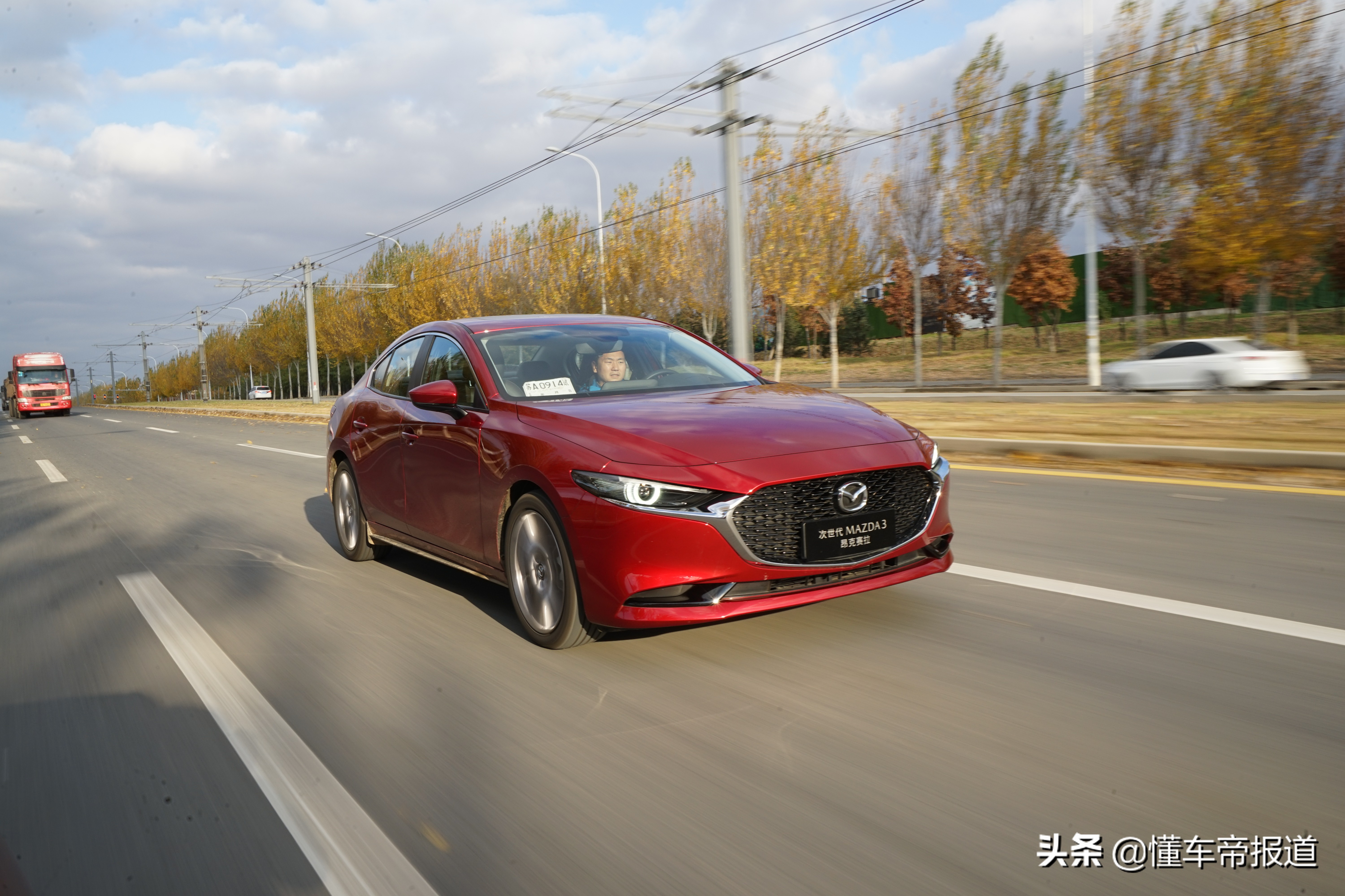 次世代马自达3昂克赛拉试驾,次世代马自达3昂克赛拉升级尾门