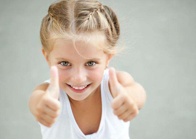 小孩性格孤僻暴躁怎么开导,孩子脾气暴躁家庭教育怎么解决