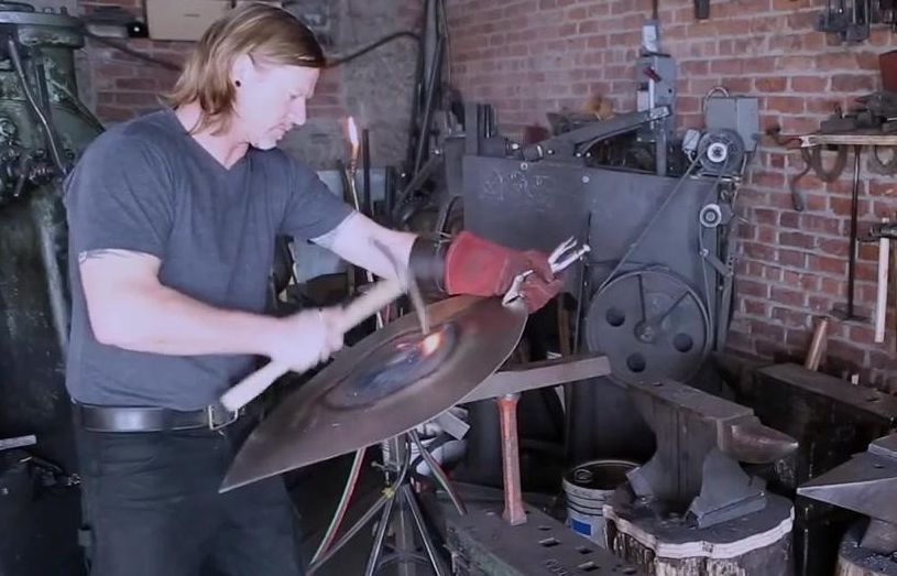 减配、租借、差异化,车商套路15世纪就有了?说说板甲为何能普及