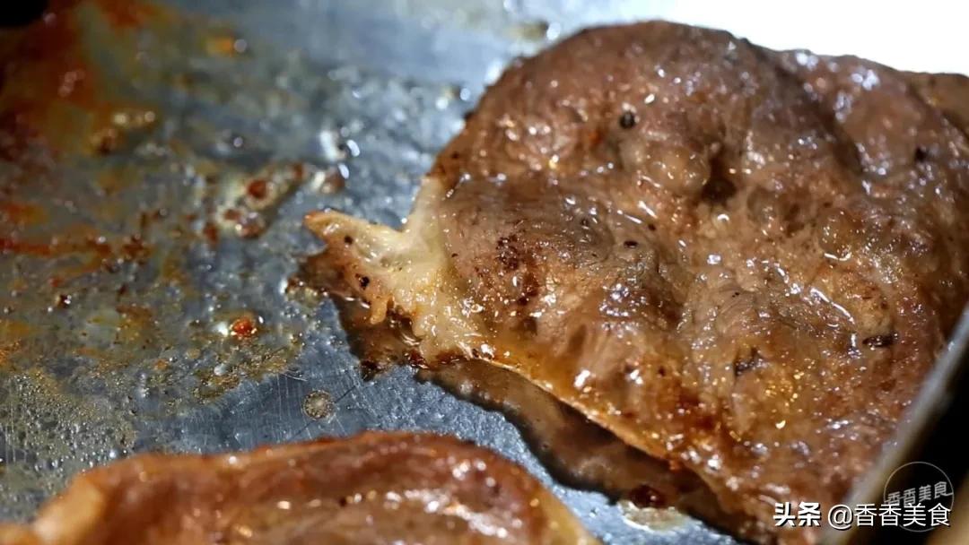 人山人海来吃肉,大哥小弟都说香