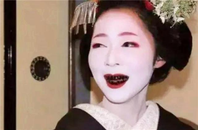 比束腰和裹脚更可怕的是什么,比裹脚和束腰更可怕的是什么