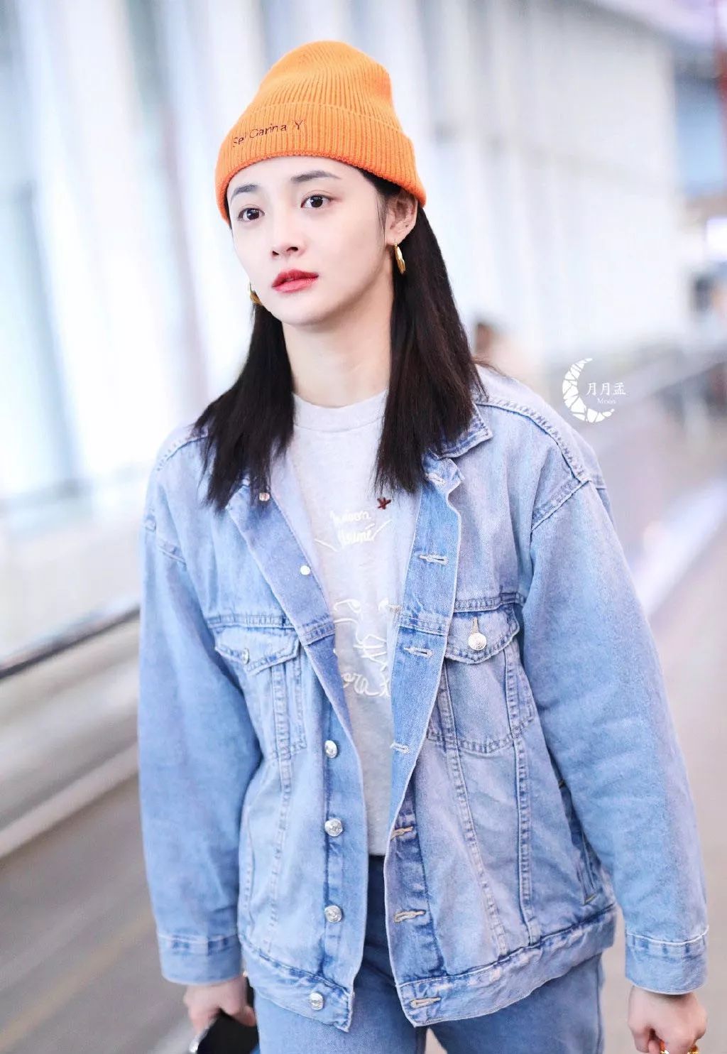 周洁琼穿砂糖匡威鞋,周洁琼鞋