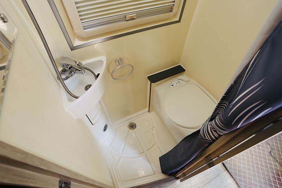 亚特NAJA进口依维柯底盘B型房车亮相,不仅仅是换了底盘