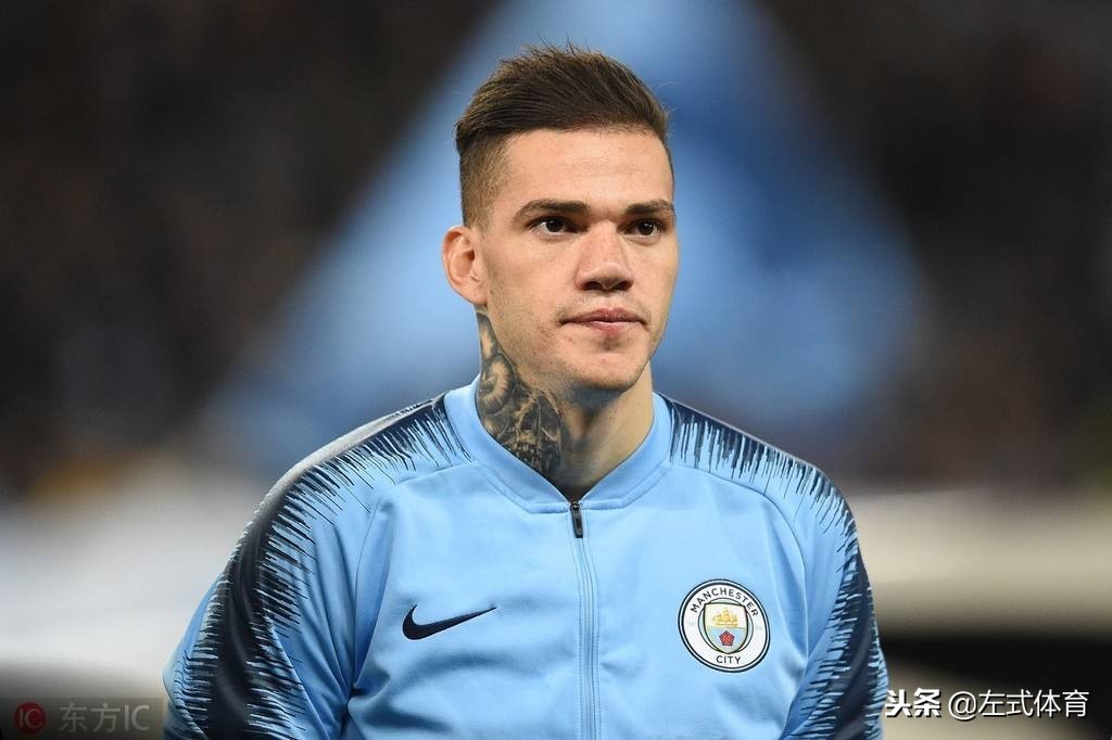 布冯入选历史第二阵容,意大利现役传奇门将布冯