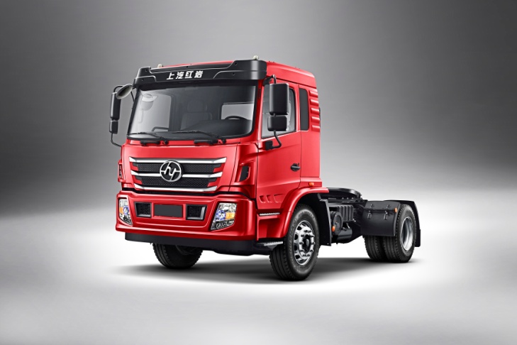 40年前的牵引车,50年红岩卡车