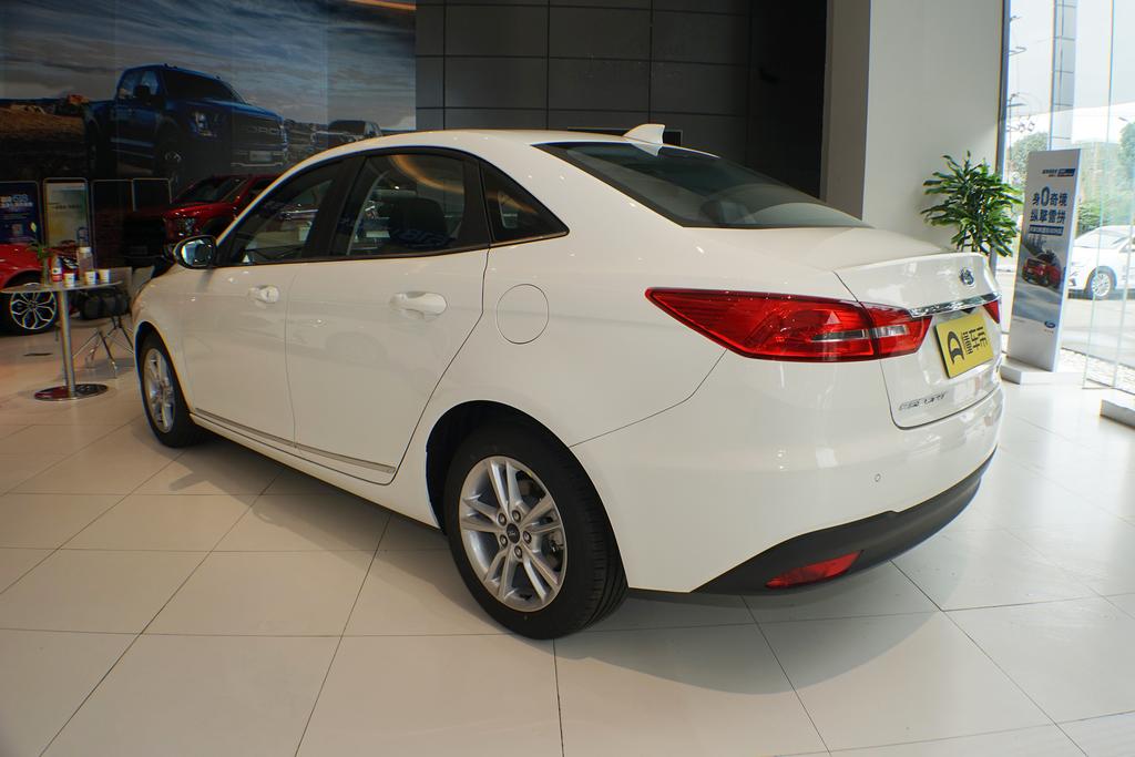 性价比最高的车型福特福睿斯,仅提供三缸车型的福特福睿斯