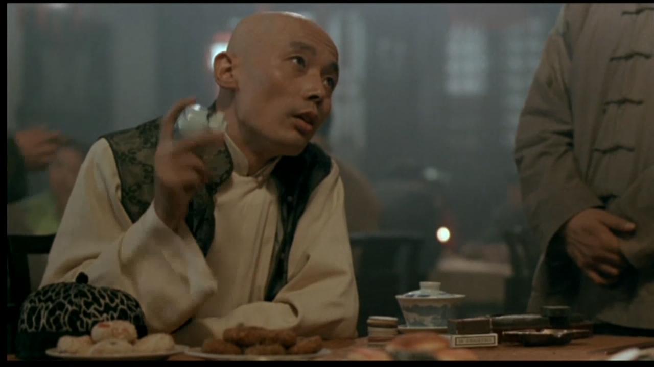 张艺谋拍活着余华赚了还是赔了,余华的哪部小说被张艺谋拍成电影