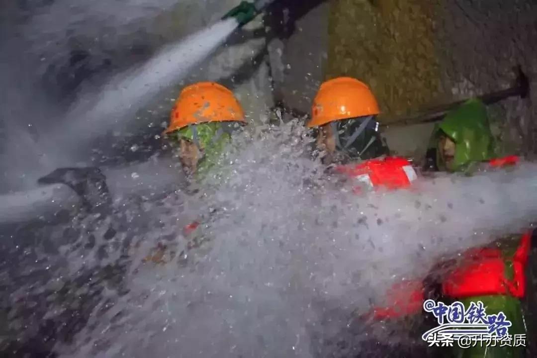 中国耗时最长至今尚未完工的隧道,中国最长的隧道双螺旋隧道