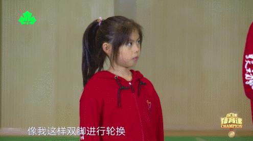 多人跳绳如何正确快速摇绳,怎样学会手腕摇快速跳绳