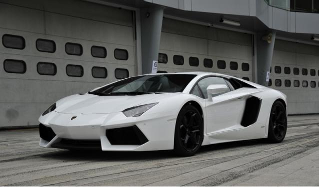 全国贴车膜靠谱吗,贴膜贴什么牌子的车膜好