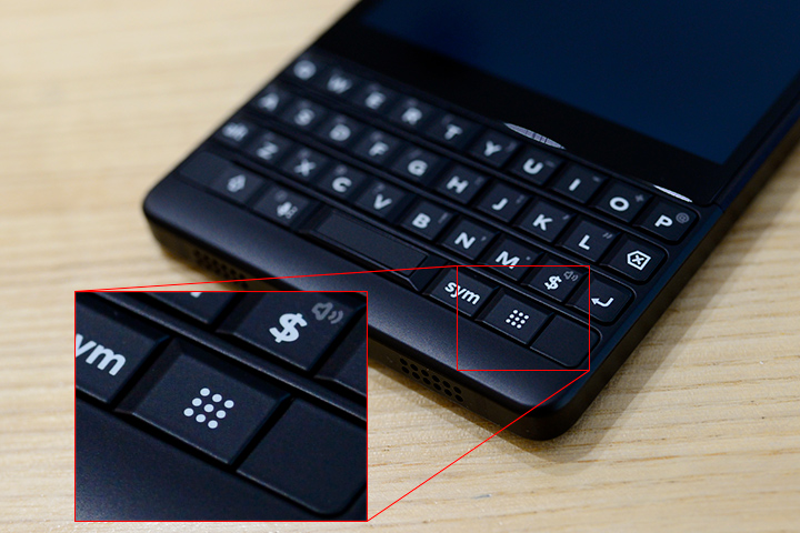 “没落皇族”的逆袭,全键盘BlackBerryKEY2
