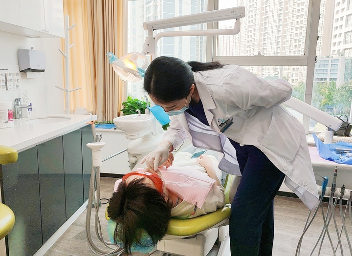 下颌后缩、咬合不对位，能用隐适美矫正吗？曹甜博士视频讲解案例