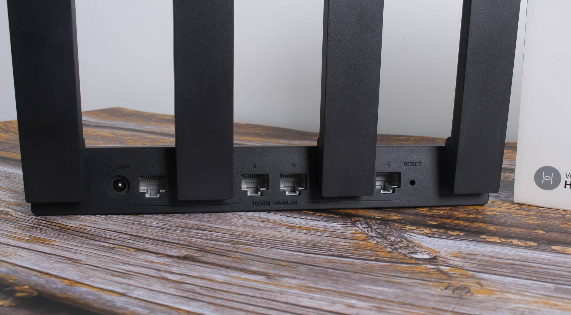 华为5g路由器ax3pro评测,华为ax3pro路由器老款和新款对比