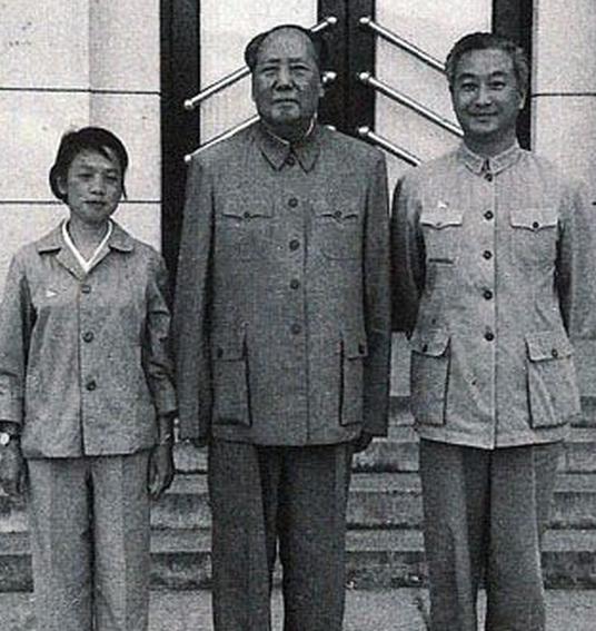 吴旭君陪伴毛主席21年，1974年，按照毛主席的指示，她离职归去