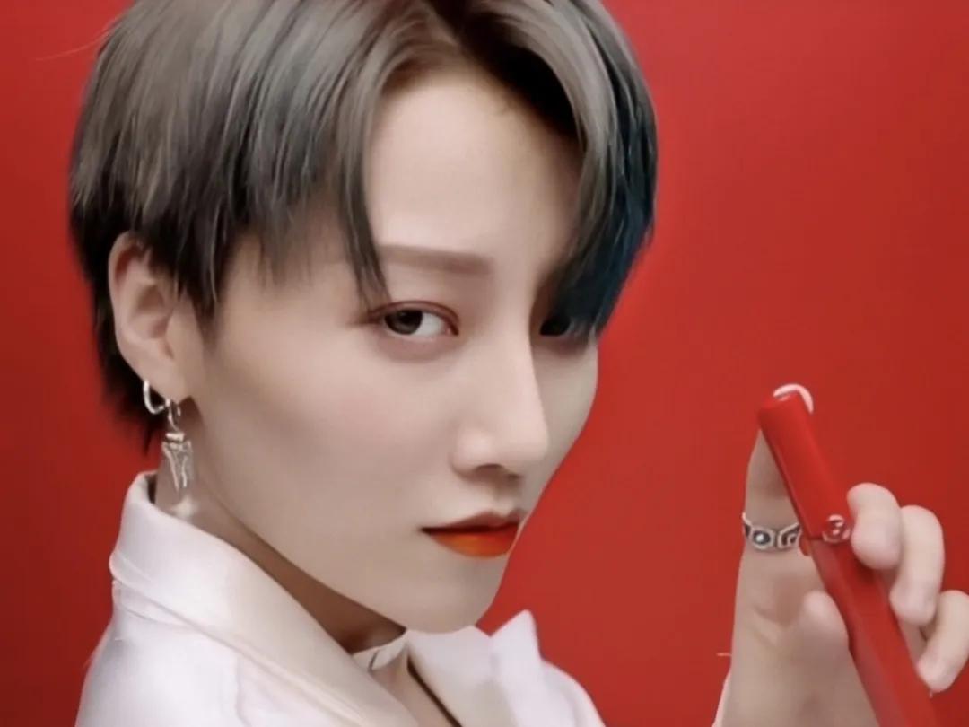 别再乱买了，今夏超显白的8支口红都在这里，太好看了