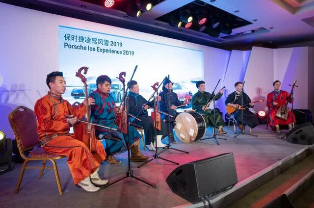 保时捷911冰面上漂移,保时捷汽车911玩雪