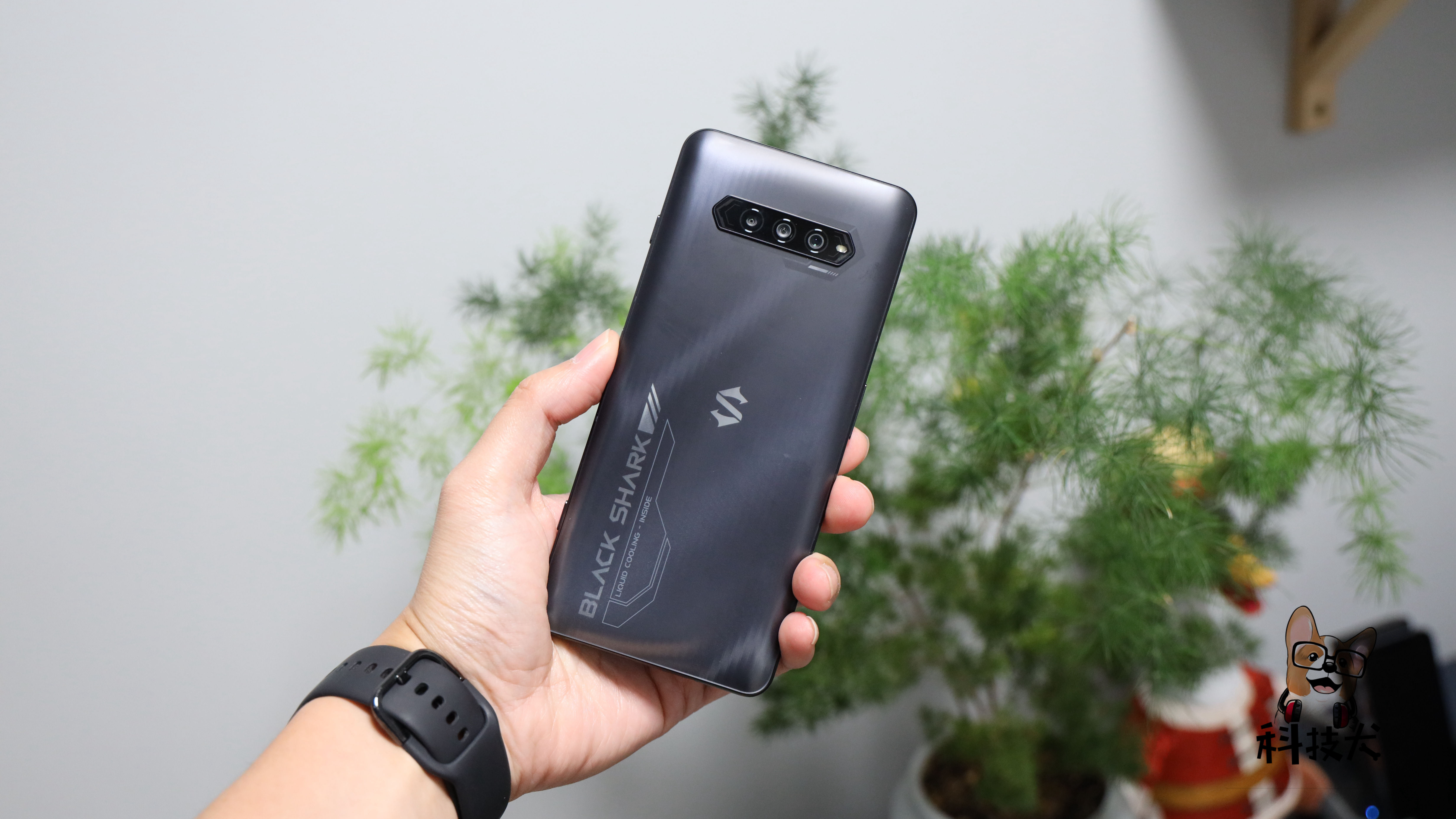 黑鲨4s120w快充,黑鲨4s手机测评游戏