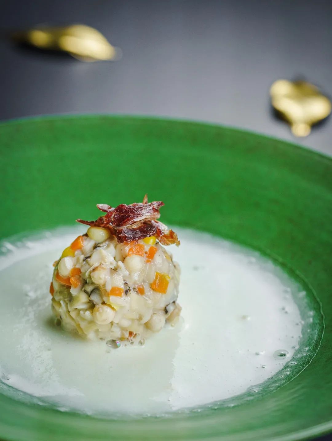 这家人均880的私房菜，连杯子都是施华洛世奇