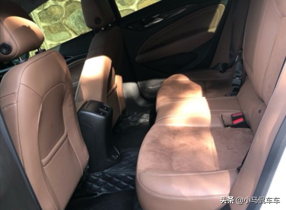 我想入手别克君威1.5T精英型，全款和*款贷**买各要准备多少钱