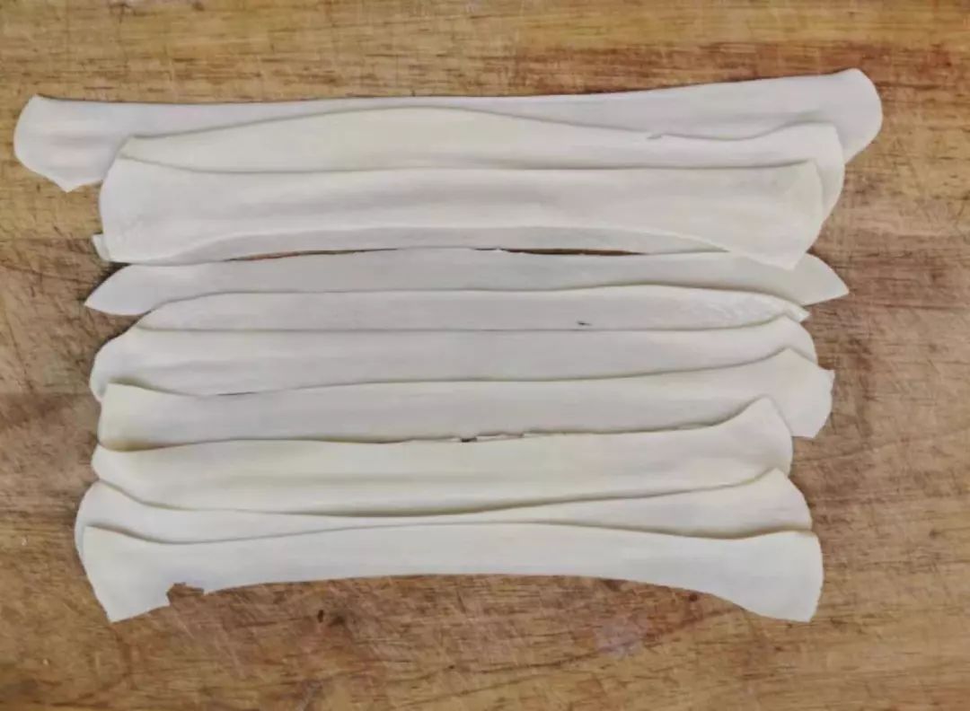 包饺子剩下的的饺子皮不要扔了,包饺子多余的饺子皮