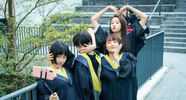 卖汉服挣了上亿的小姑娘,卖汉服月入百万