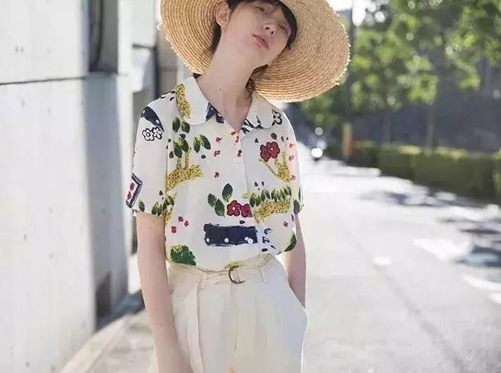 碎花衬衫和白衬衫哪个更好看,雪纺衬衫女夏季碎花领妈妈款