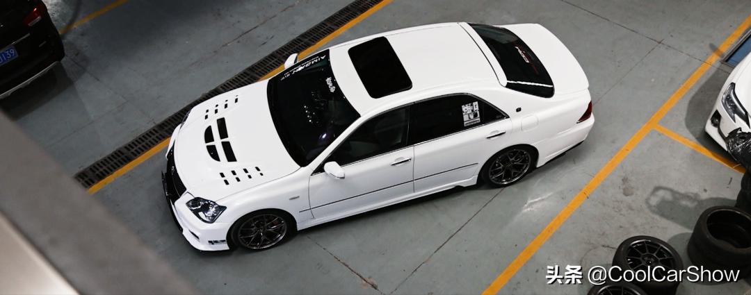 经典12代皇冠情怀老车,13代皇冠翻新复活视频