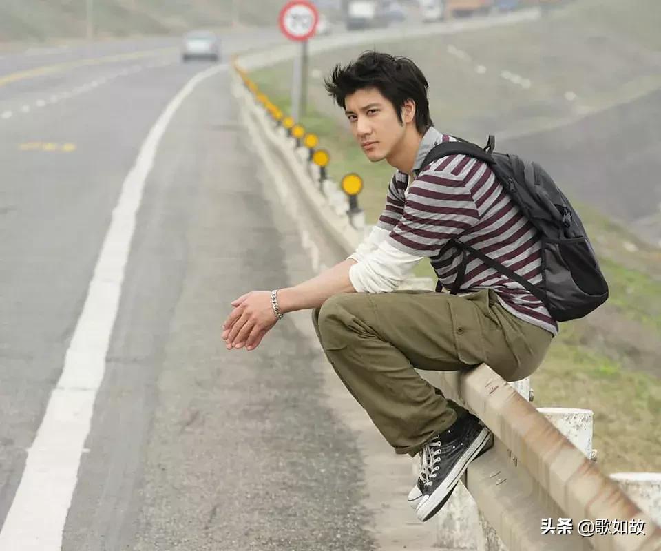 李荣浩王力宏那英哈林,李荣浩相似的明星