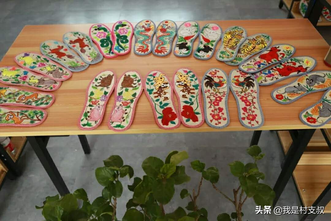 绣花鞋垫采用的是什么绣,手工鞋垫绣花自己绣带线的