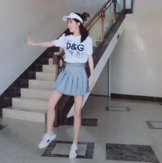 袜子的发展史简述,袜子的简史介绍