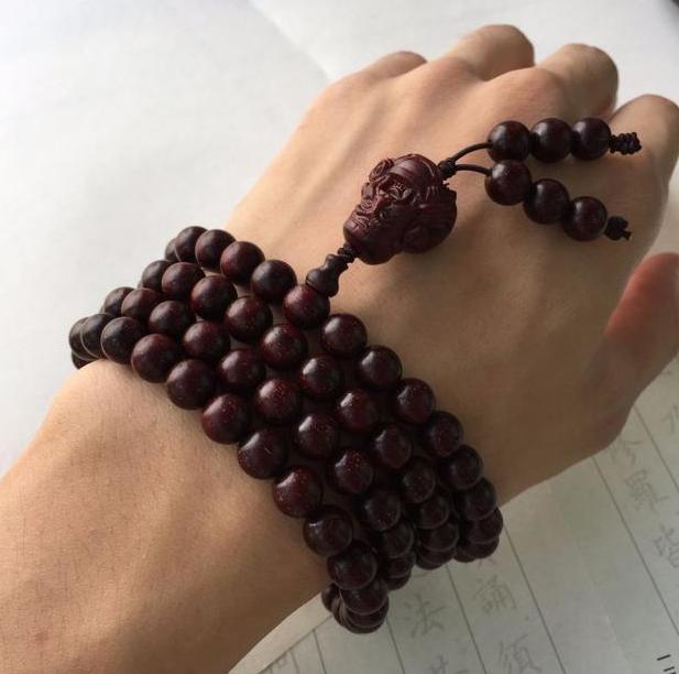 小叶紫檀手串乌了怎么办,小叶紫檀发乌怎么挽救