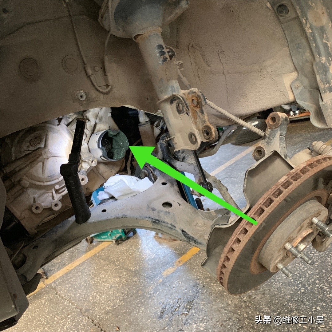 支臂漏油有必要换吗,支臂漏油
