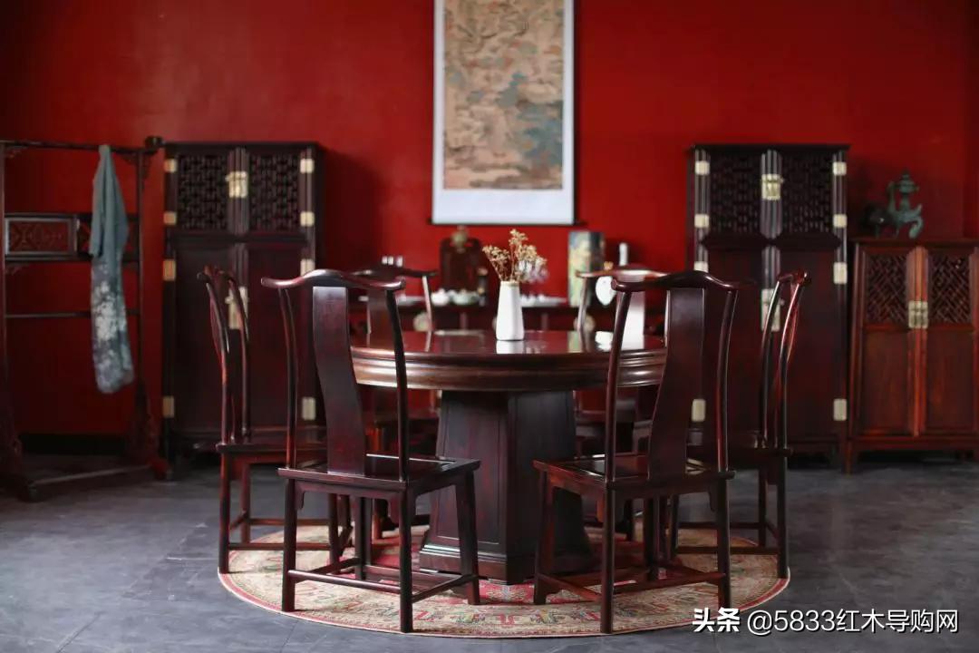 中式餐厅用圆桌还是长条桌好,餐厅圆桌和长桌哪个更好