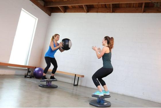 缓解小腿和膝盖疼痛的方法,膝盖疼痛小腿肌肉收缩怎么锻炼