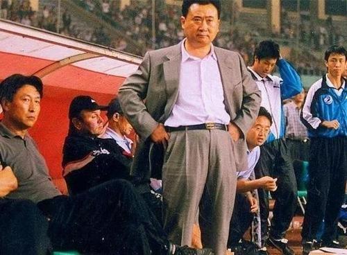 恒大两年亏掉超8000亿,恒大足球烧了多少钱