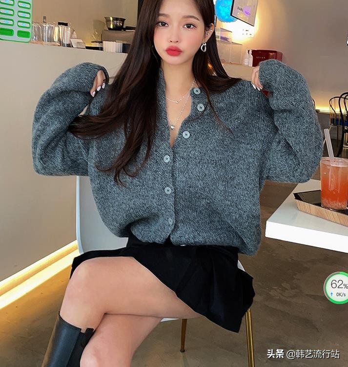 先睹为快:2021春季韩版针织衫新款在明星和模特中流行出现