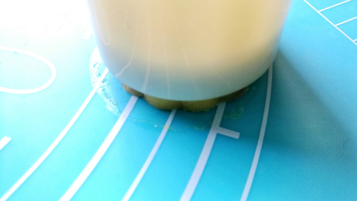 怎么做绿豆糕好吃又鲜嫩还能拉丝,最简单的绿豆糕怎么做好吃