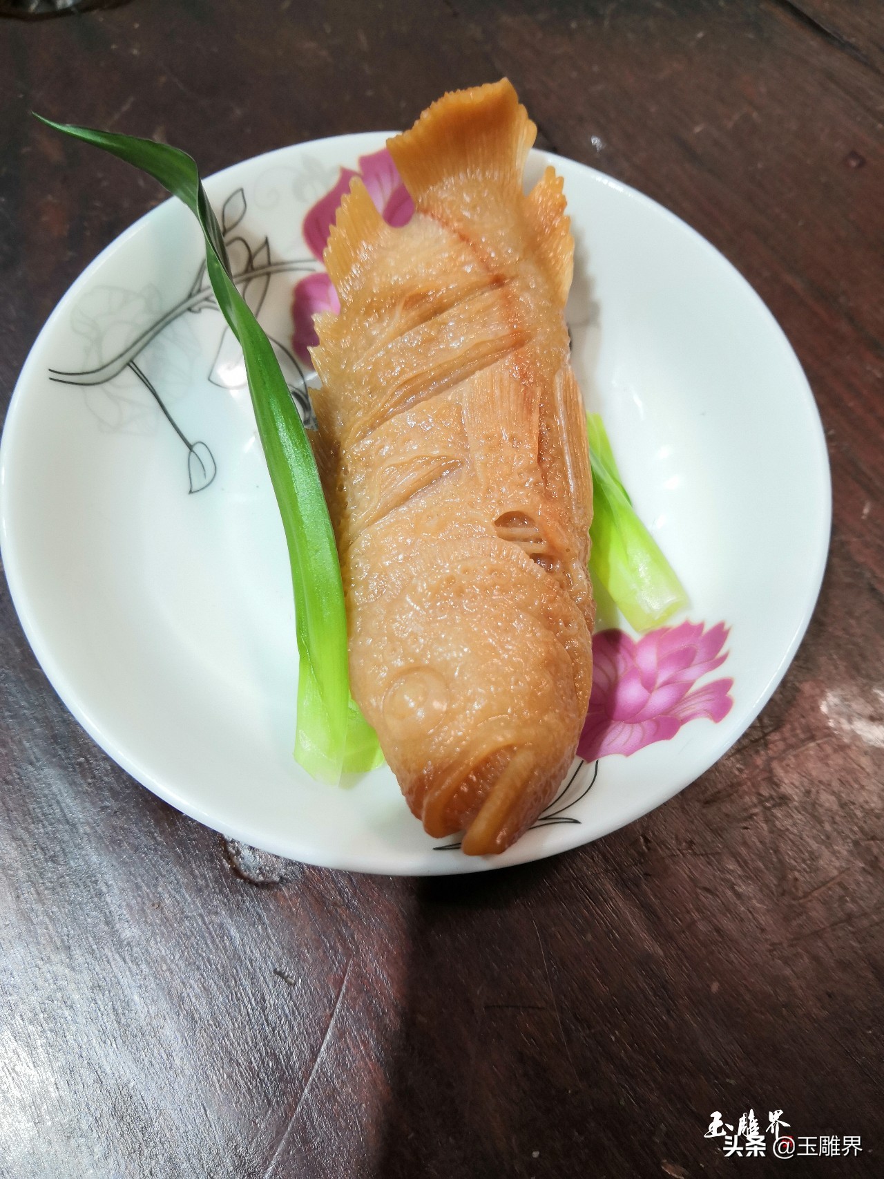 玉雕师掌勺!红黄翡变红烧鱼,口水流了