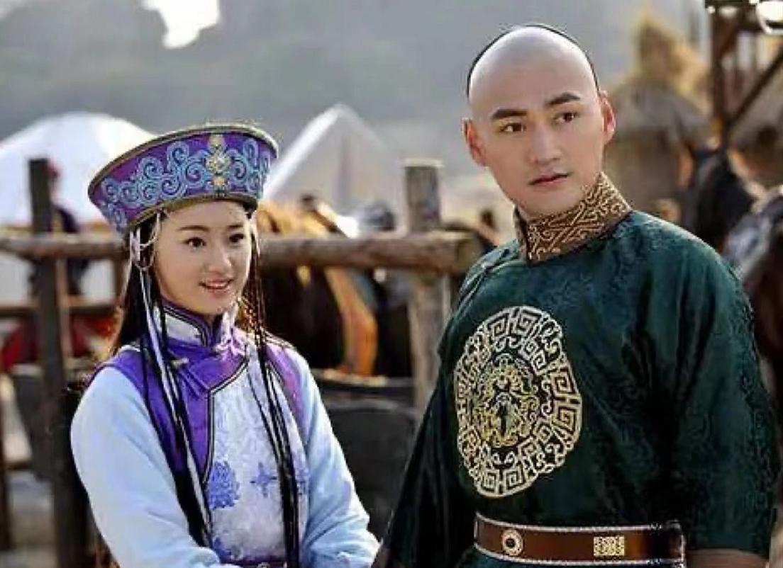 明星撞脸不可怕性别不同就尴尬,意想不到的明星撞脸